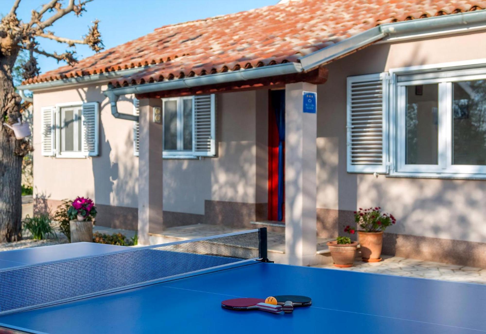 Ferienhaus Aqua Mit Pool Jadreški Exterior foto